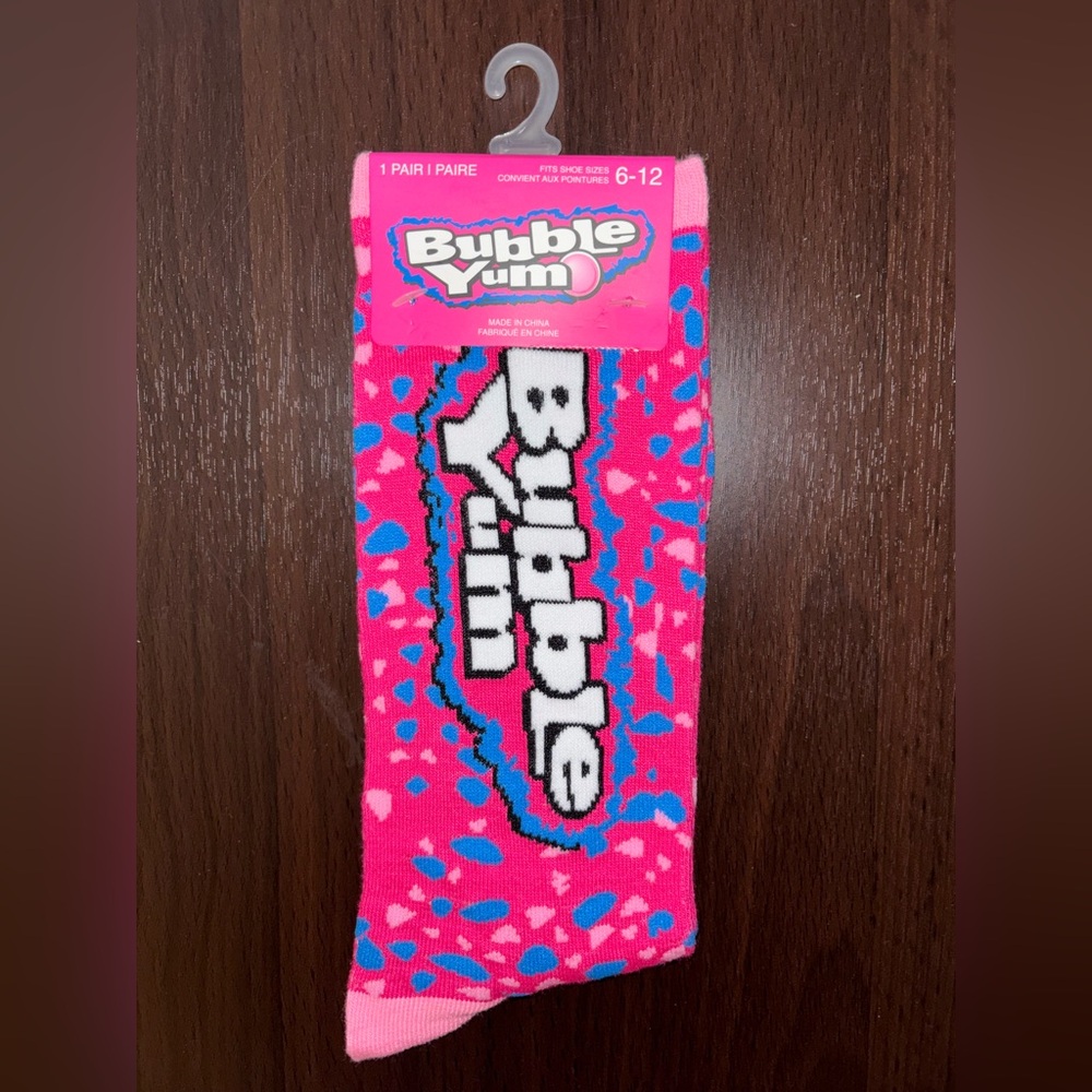 BUBBLE YUM NOVELTY CREW SOCKS NWT MEN’S SHOE SIZE 6-12